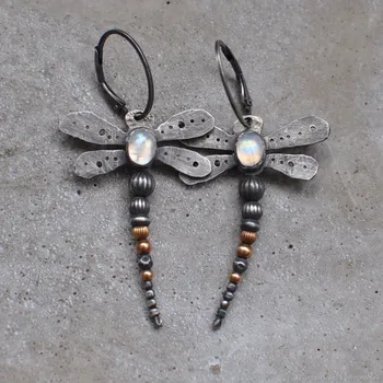 2022 Nové Kreatívne Kolo Moonstone Dragonfly Visieť Drop Náušnice Pre Ženy Vintage Šperky Čierne Korálkové Strany Kovové Dlhé Náušnice